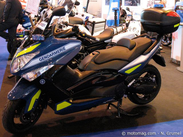 Gendarmerie : deux scooters T-Max pour les missions (...)