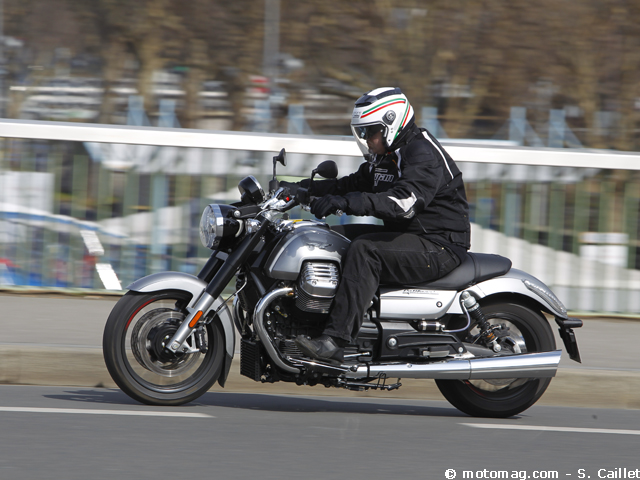 Moto Guzzi California 1400 Custom : belle au sang (...)