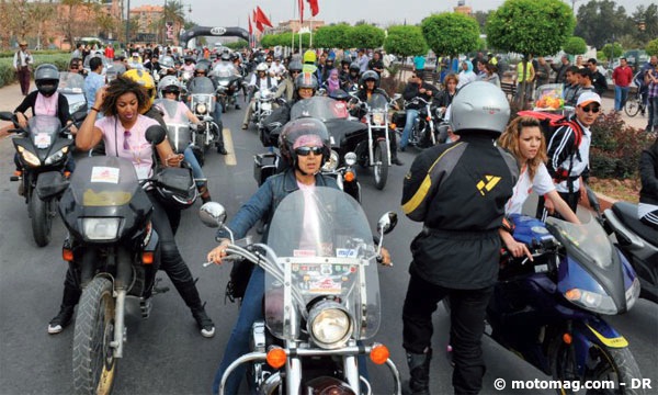 Droit des femmes : elles défilent à moto au Maroc
