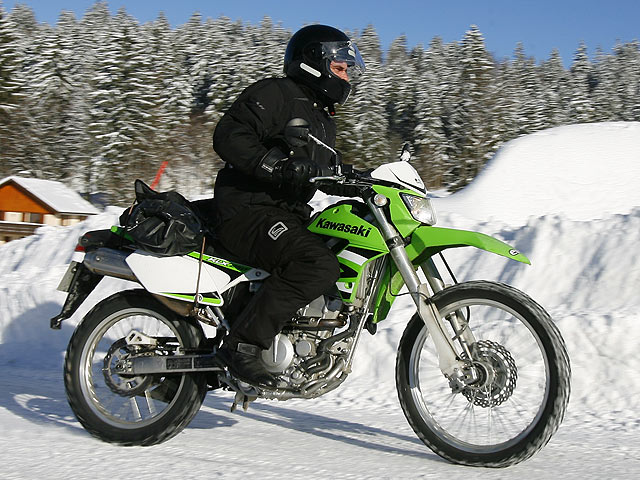 Kawasaki 250 KLX : modeste mais polyvalente