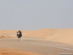 Sahara à moto : voyage sur le bitume du plus grand (...)