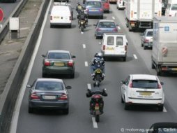 Circulation : pas de remontée de file pour les motos en (...)