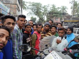 Blog : au Bangladesh, la motarde Mélusine devient une (...)