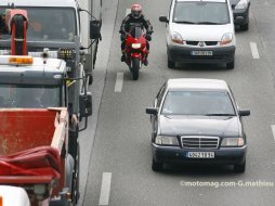 La circulation interfiles des motos bientôt légalisée en (...)