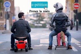 Paris : le motard, mauvais exemple