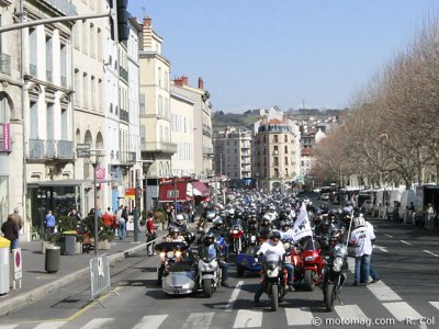 Manif 24 mars Puy-en-Velay : 260 au feu rouge !