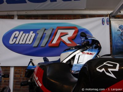Salon Moto Légende 2011 : club Suzuki 
