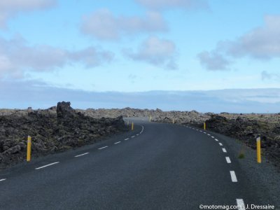 L’Islande à moto : et au milieu passe une route