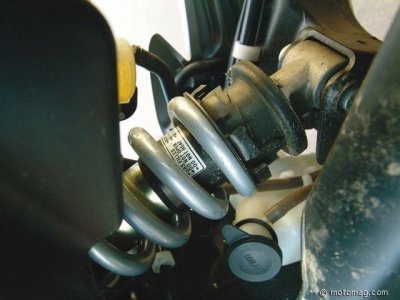 Honda 500 CBF : suspenssion arrière