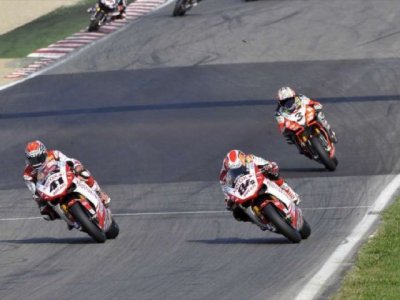 WSBK Imola : Ducati et Aprilia se chauffent