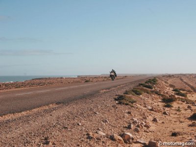 La longue route du désert : une immense immensité