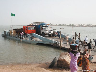 Au bout de la longue route : frontière liquide du Sénégal