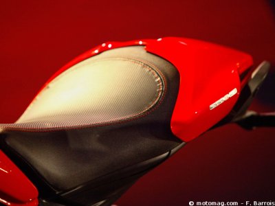 Ducati Monster 1200 : en selle