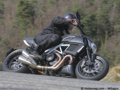 Ducati 1200 Diavel Carbon : la force du Diable