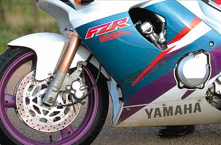 Yamaha 600 FZR : réglages complexes