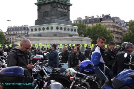 Manif à Paris : Bastille aux couleurs de la honte