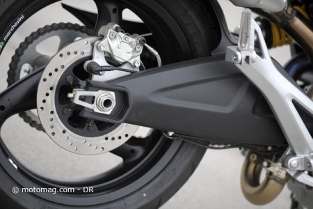 Ducati 696 Monster : tension de chaîne
