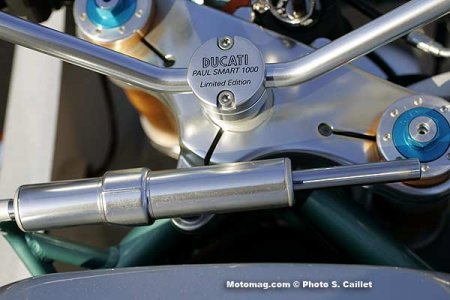 Ducati 1000 Paul Smart : direction