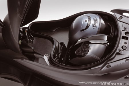 Suzuki Burgman 125/200 2014 : grand coffre