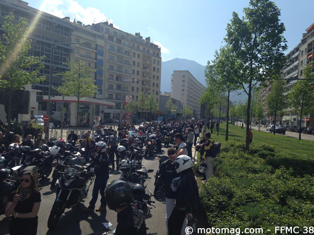 Manifestation à Grenoble : 700 motards avec la FFMC 38 (...)