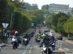 Interdictions de circulation : 150 motards manifestent (...)