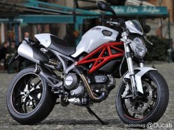 Ducati 796 Monster