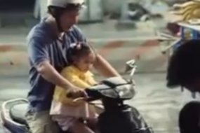 Vietnam : campagne choc pour le port du casque (...)