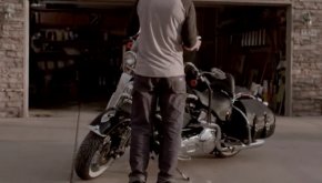 Vidéo : quand Indian tacle gentiment Harley-Davidson