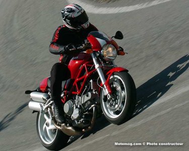 Ducati 1000 Monster S2R : moteur un poil léger