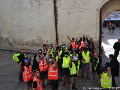 Manifestation à La Rochelle : balade dans le vieux port