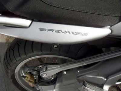 Moto Guzzi 1200 Breva : à lire