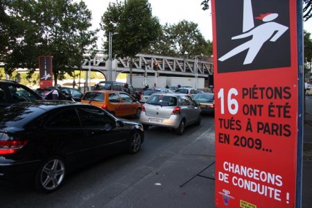 Sécurité routière à police de Paris : gaffe aux piétons