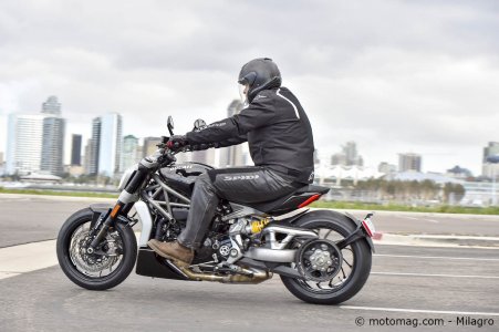 Ducati XDiavel S : mensurations américaines