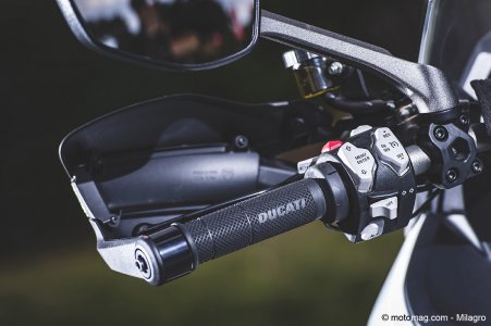 Ducati Multistrada 1200 Enduro : commodos rétro-éclairés