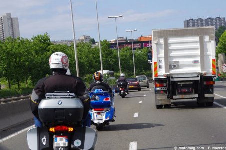 Motard d’un jour en Seine-Saint-Denis : différences entre auto et moto